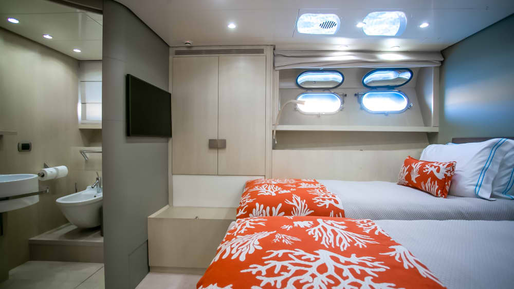 Antiparos, Panteronisi & Despotiko | Private Yacht Excursion (Full Day)