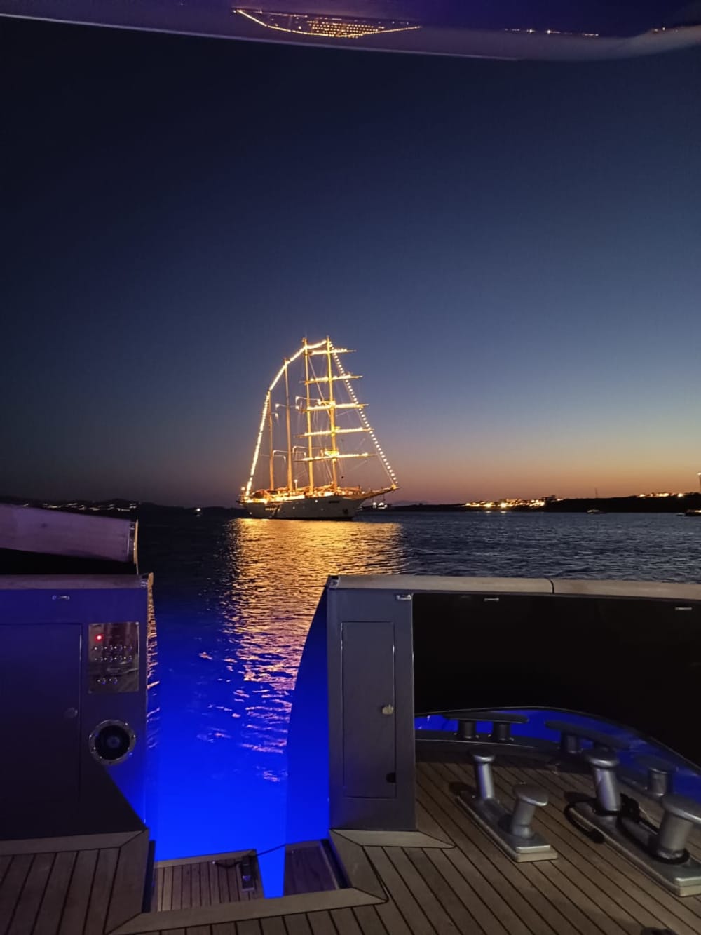 Antiparos, Panteronisi & Despotiko | Private Yacht Excursion (Full Day)