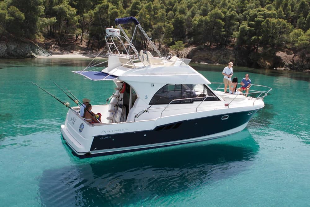 A bespoke Chalkidiki voyage: Full day of magic on a motor yacht