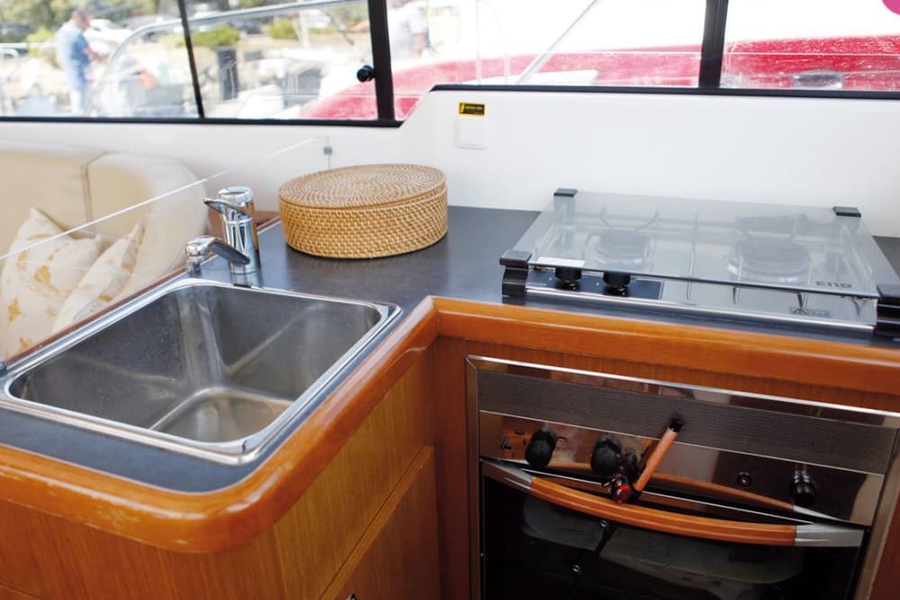 A bespoke Chalkidiki voyage: Full day of magic on a motor yacht