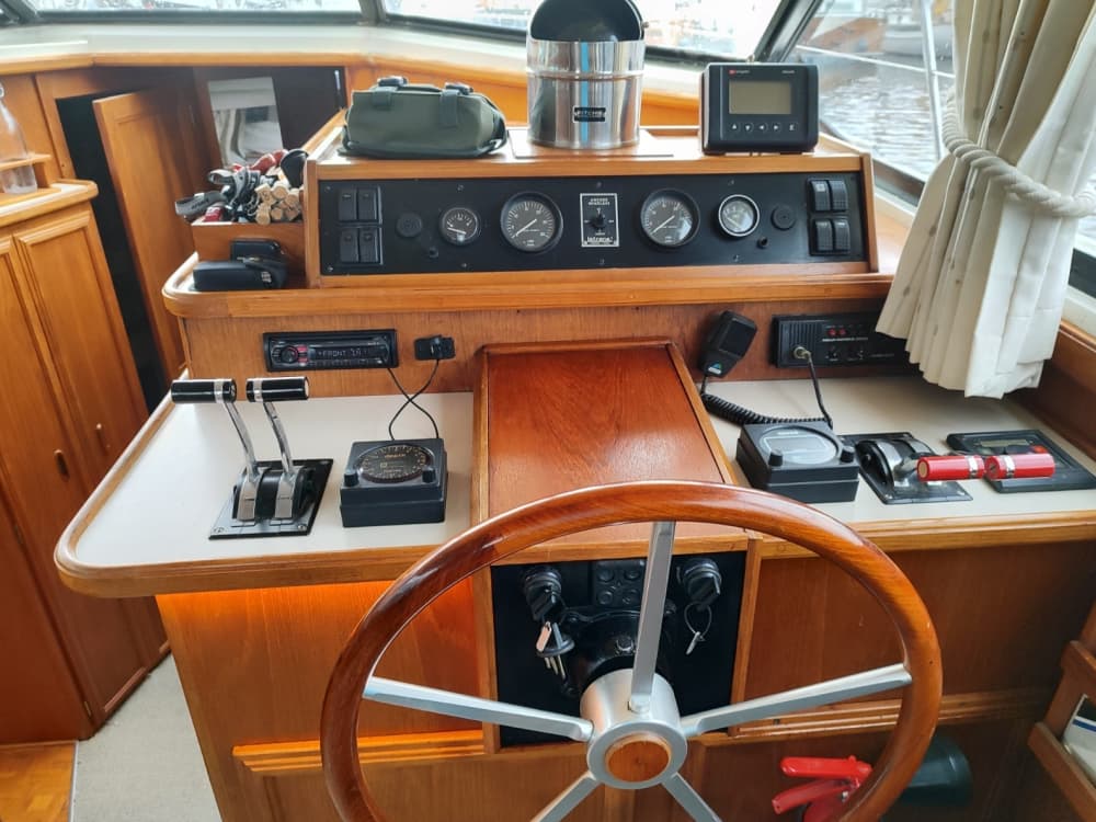 Descubre las costas de Zaandam: una excursión de un día completo a bordo de una lancha motora.