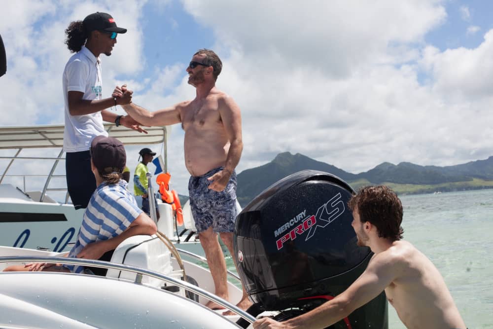 Private Tagestour mit dem Schnellboot – Abenteuer an der Lagune von Pointe d’Esny