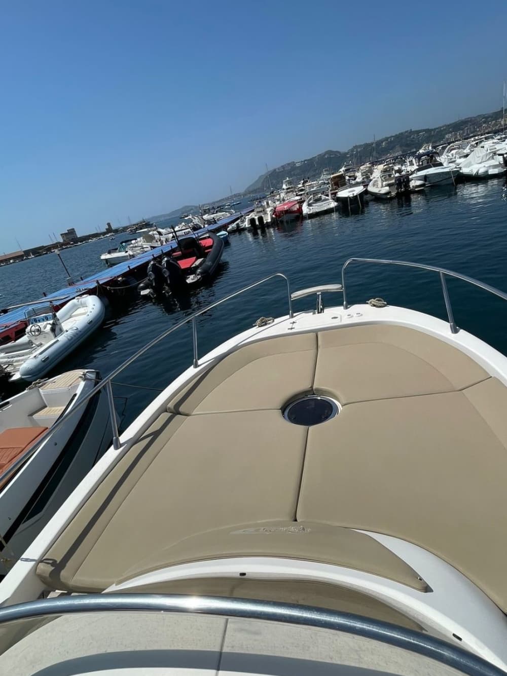 Positano och Isola dei Galli: En charmig dag från Neapels hamn