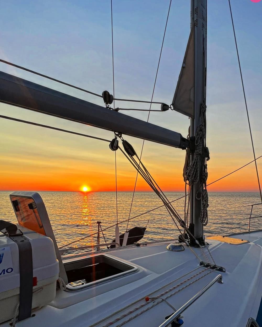 Almuerzo en Scopello: Navega y disfruta de la belleza siciliana en Sancho