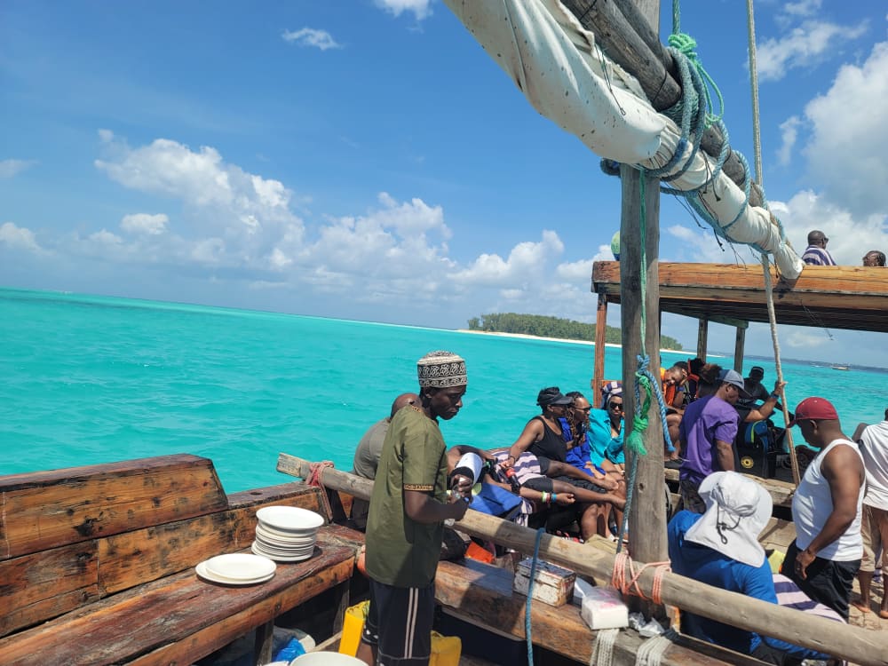 Escapada de día completo en velero: de Nungwi a la isla de Mnemba