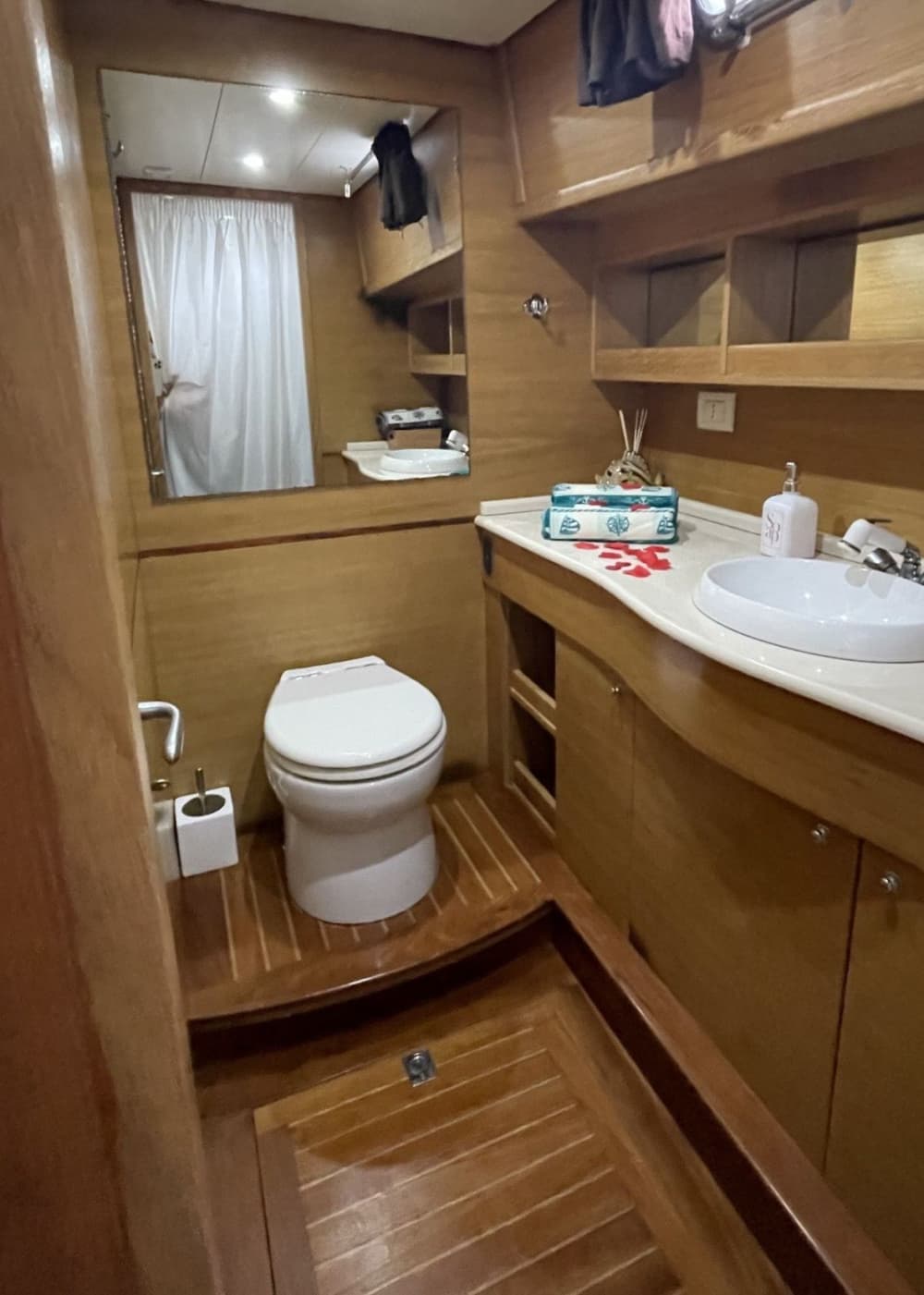 A day discovering Amalfi, Positano, and Capri