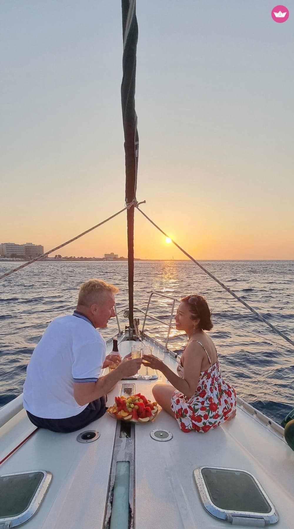 Роскошный частный круиз на яхте на весь день по Родосу – изысканный обед и ужин, коктейли и шампанское.