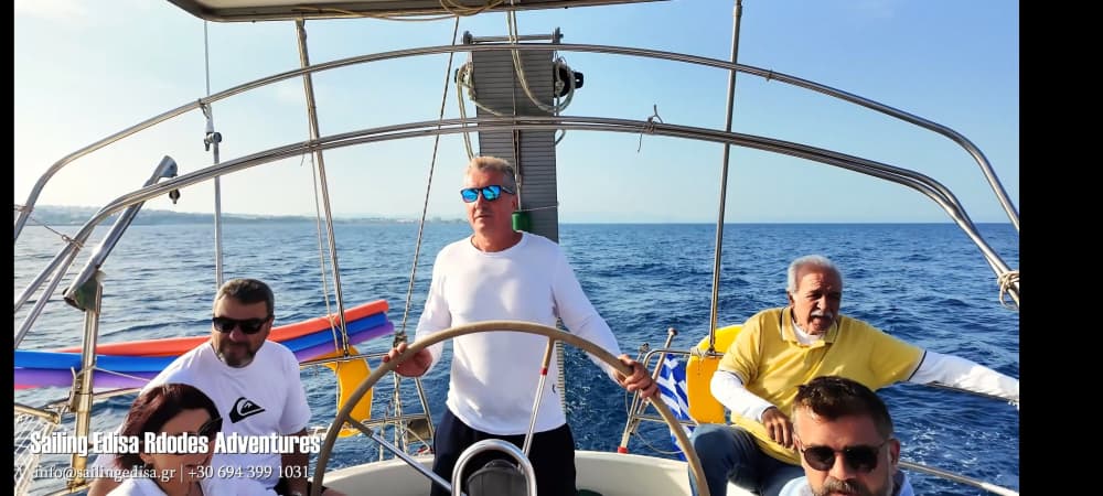 Роскошный частный круиз на яхте на весь день по Родосу – изысканный обед и ужин, коктейли и шампанское.