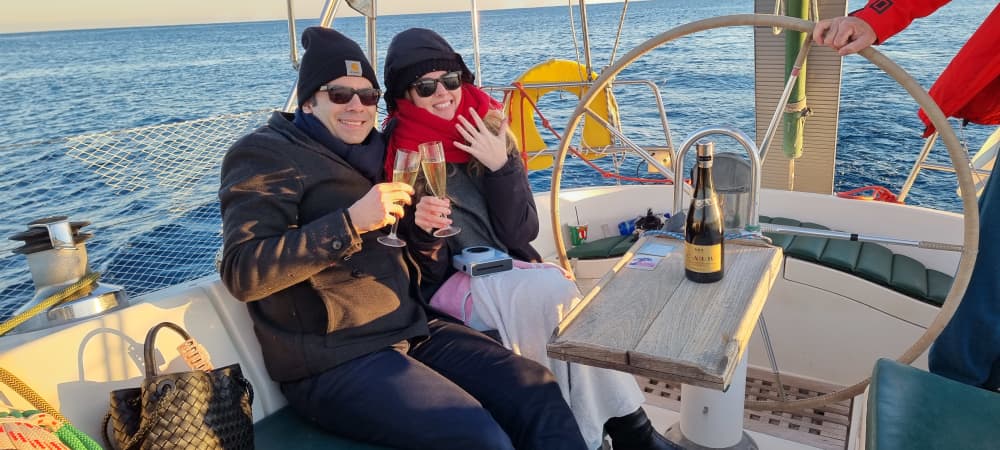 Роскошный частный круиз на яхте на весь день по Родосу – изысканный обед и ужин, коктейли и шампанское.