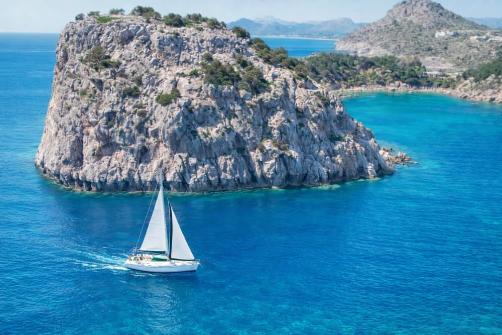 Prywatny luksusowy jacht żaglowy na Rodos – rejs do zachwycających wysp z wykwintnym śródziemnomorskim lunchem, szampanem i koktajlami oraz winami premium