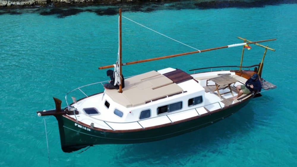 4h Authentic Mediterranean Cruise aboard a Capeador 43