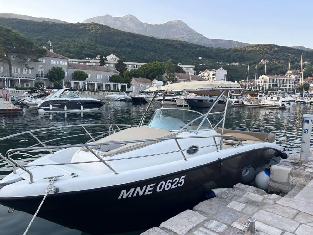 Onvergetelijke herinneringen op zee: breng 8 uur door met het verkennen van Budva.