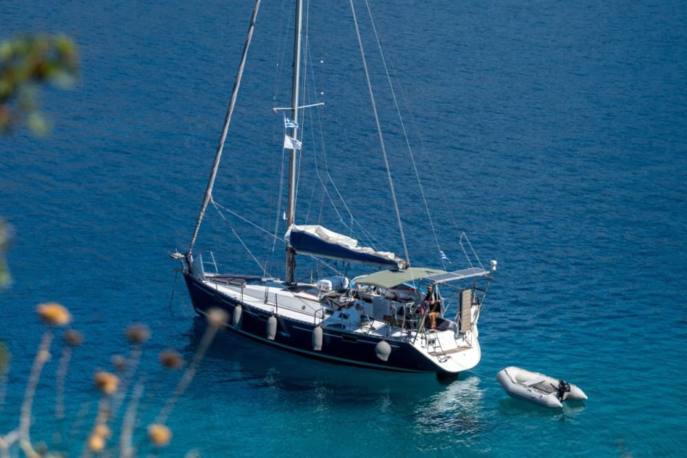 Croisière matinale au départ de Tolo : îles, baies et eaux bleues
