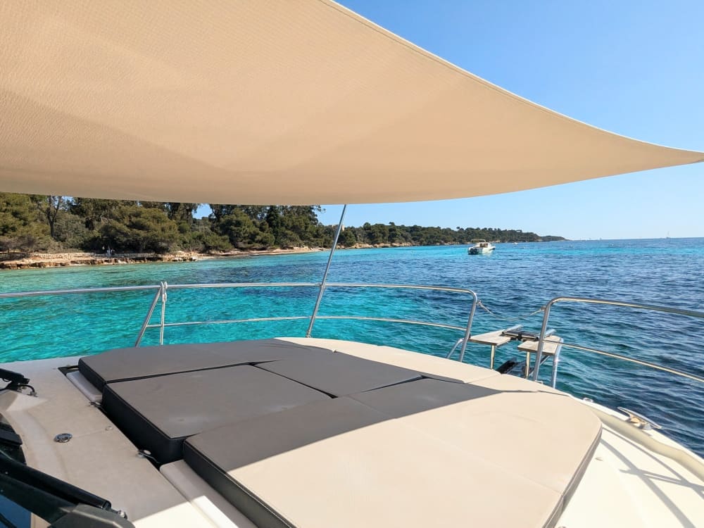 2 ore di sole intorno a Cannes su un motoscafo