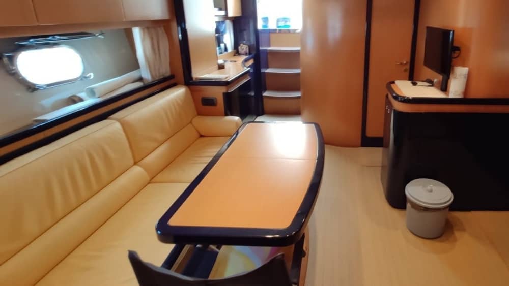 Private Luxusyacht-Tour auf der Isole Pontine
