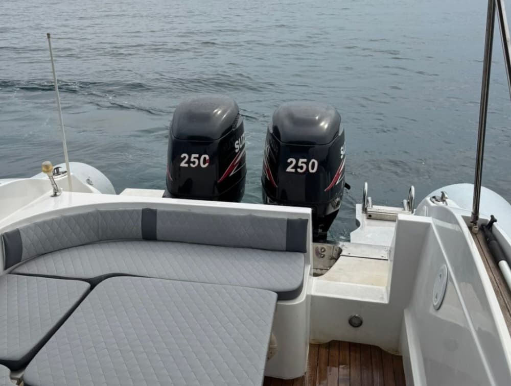 Découvrez les rivages de Milazzo : une excursion d'une journée complète à bord d'un bateau à moteur