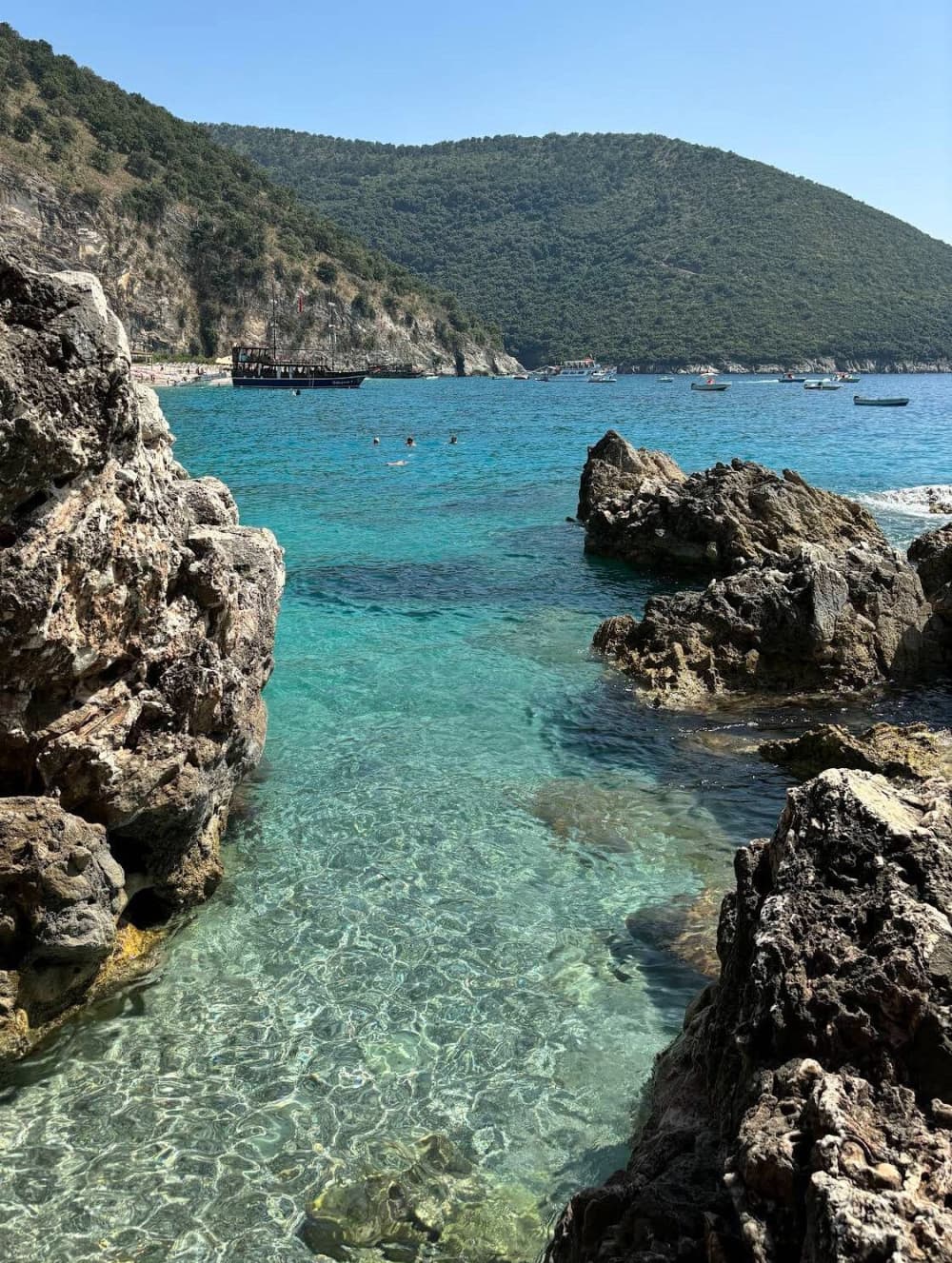 Från Saranda till Himara – Privat båttur med stränder och historia