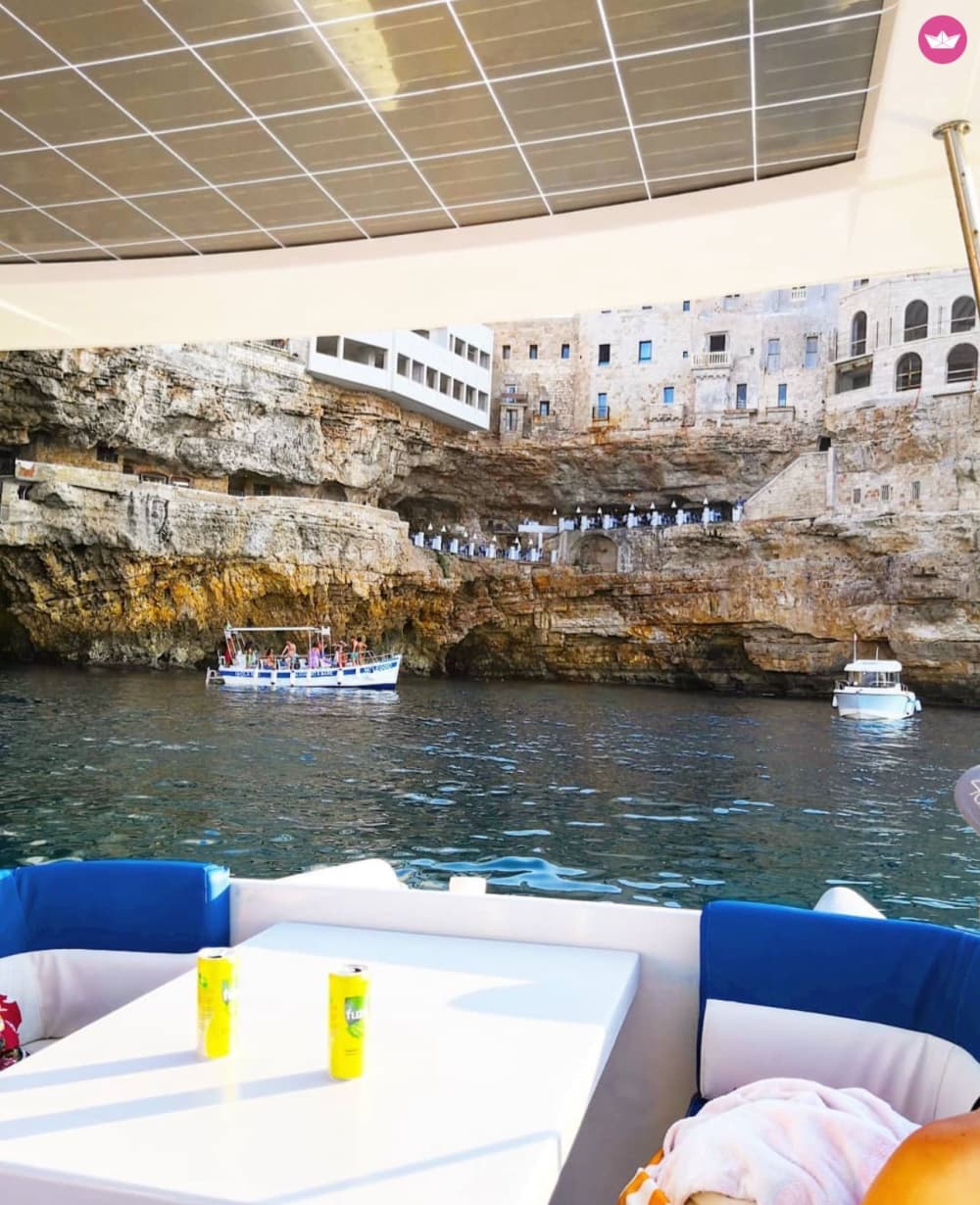 Silent Serenity: Tour in catamarano eco-elettrico lungo la costa di Polignano