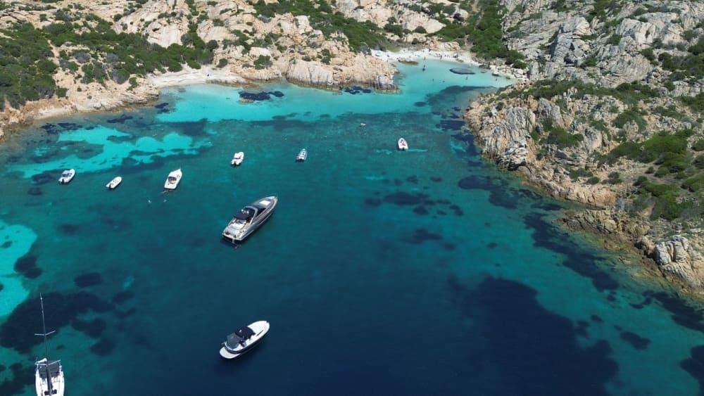 Full Day Caprera e La Maddalena: Un viaggio tra angoli nascosti e acque turchesi