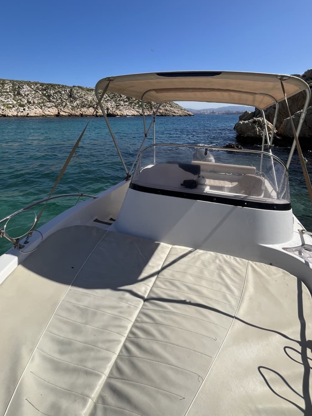 Marseille getaway: 4 hours of relaxation on a motorboat