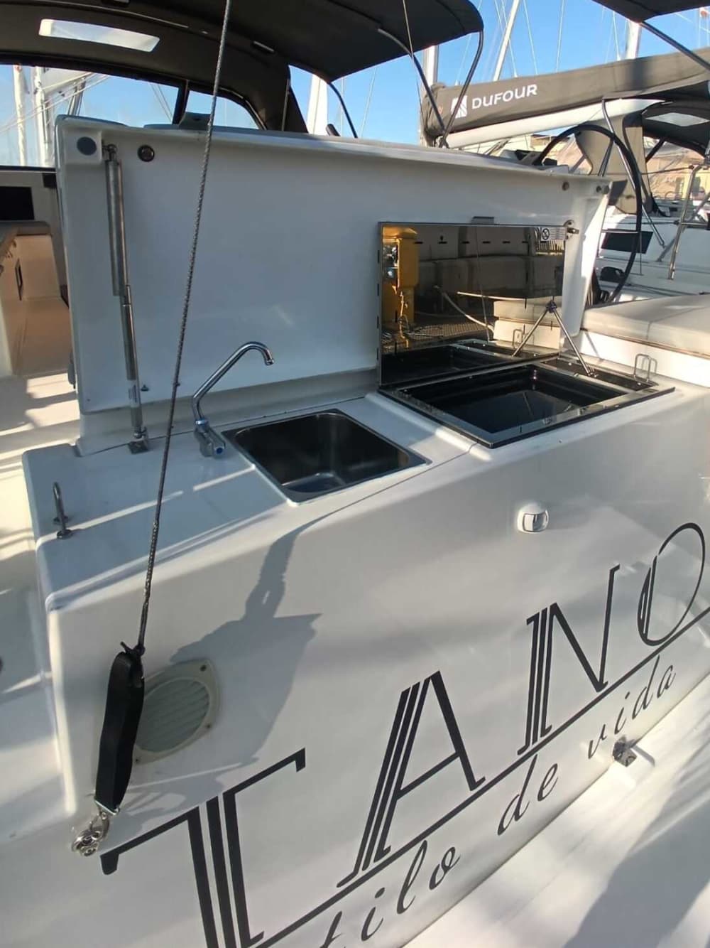 Sardiniens Juwel: Luxussegeln in La Maddalena auf TANO