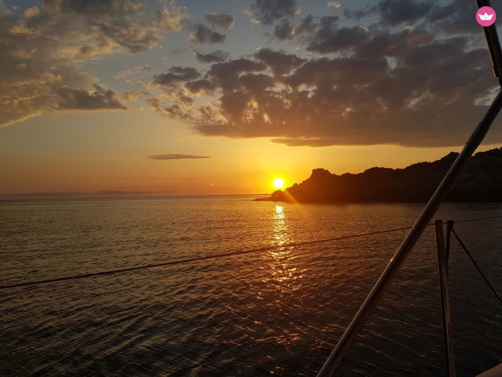 Sardiniens Juwel: Luxussegeln in La Maddalena auf TANO
