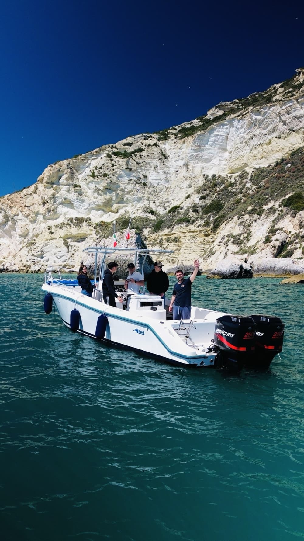 Da Cagliari al Poetto in barca: spiagge, calette e divertimento acquatico