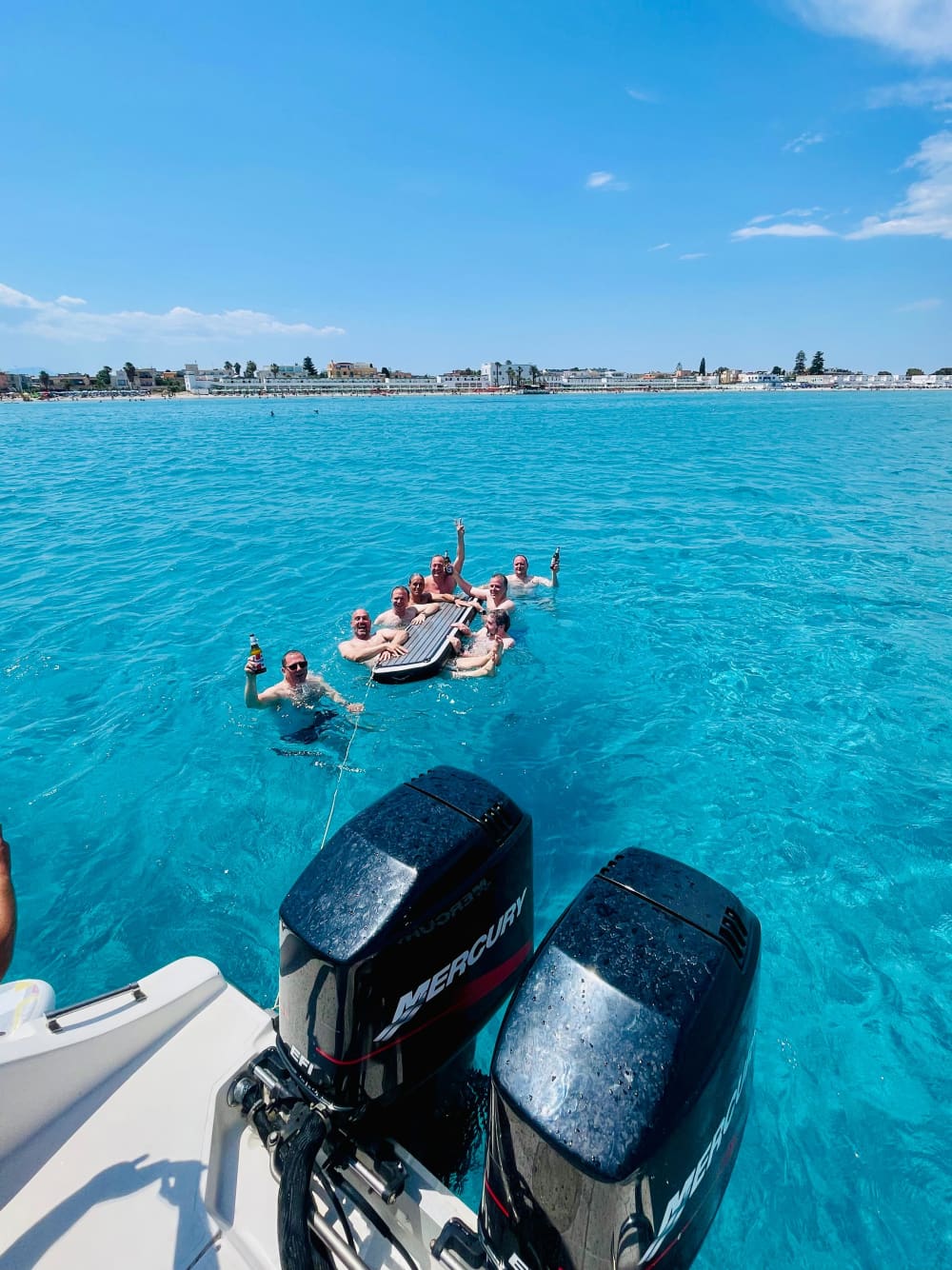 Da Cagliari al Poetto in barca: spiagge, calette e divertimento acquatico