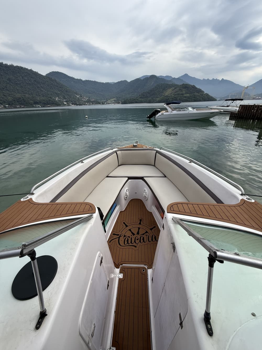 Geniet van de zon tijdens een boottocht van 6 uur in Angra dos Reis.