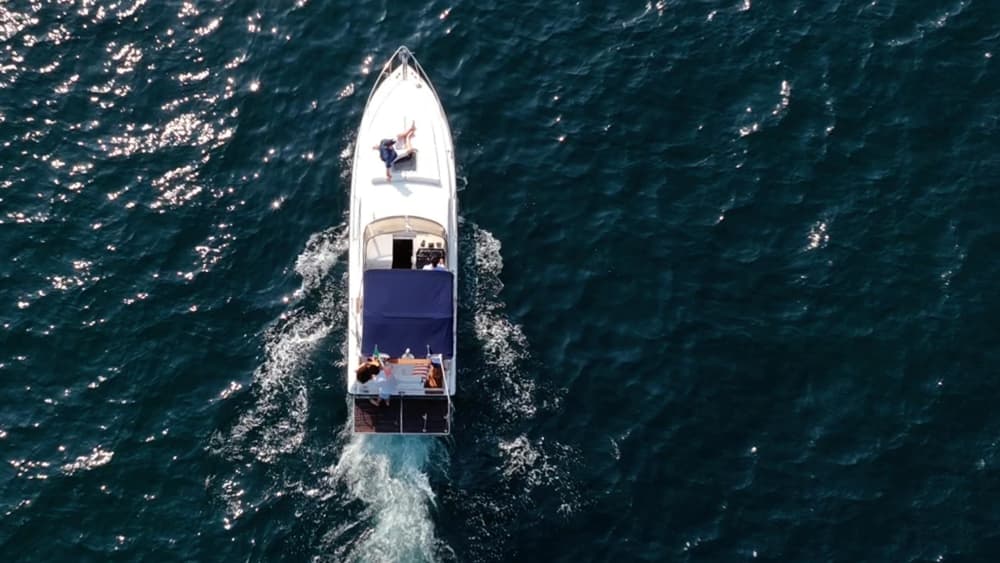 Ein Hauch von Luxus auf Ischia: Halbtägiger Bootscharter