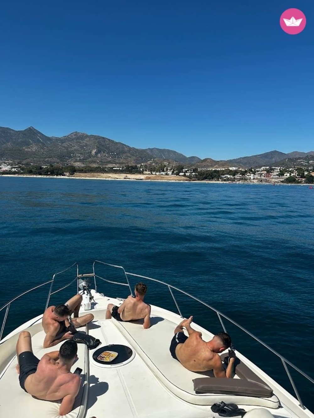 Barco privado 3 horas en Marbella, Puerto Banús: celebraciones, fiestas privadas, despedidas de soltera...