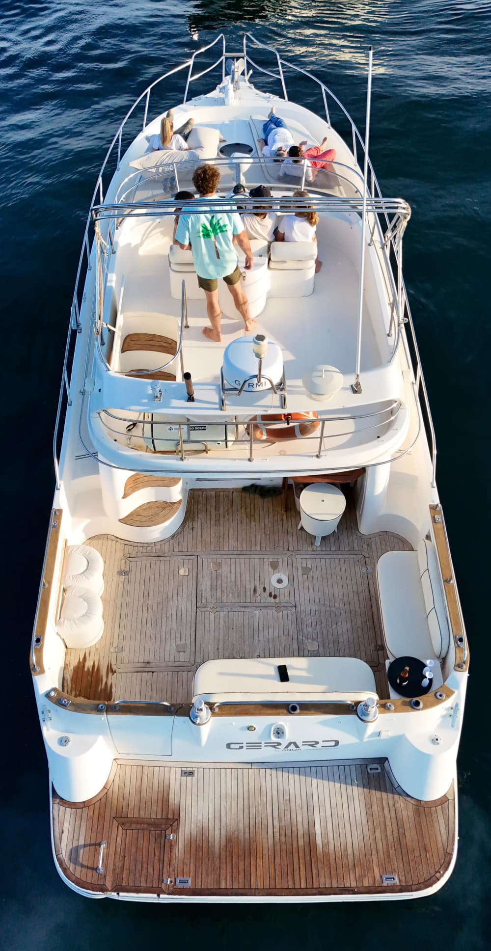 Paseo en barco 2 horas por la costa de Marbella: salida desde Puerto Banús – Bebidas incluidas