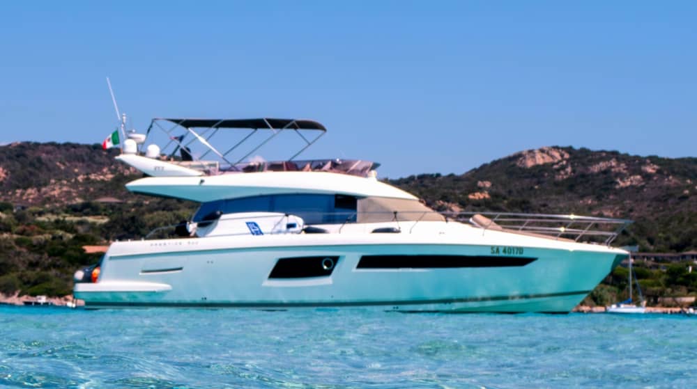 Entdecken Sie Marina di Scarlino: Ein ganzer Tag Sonne auf einem Motorboot