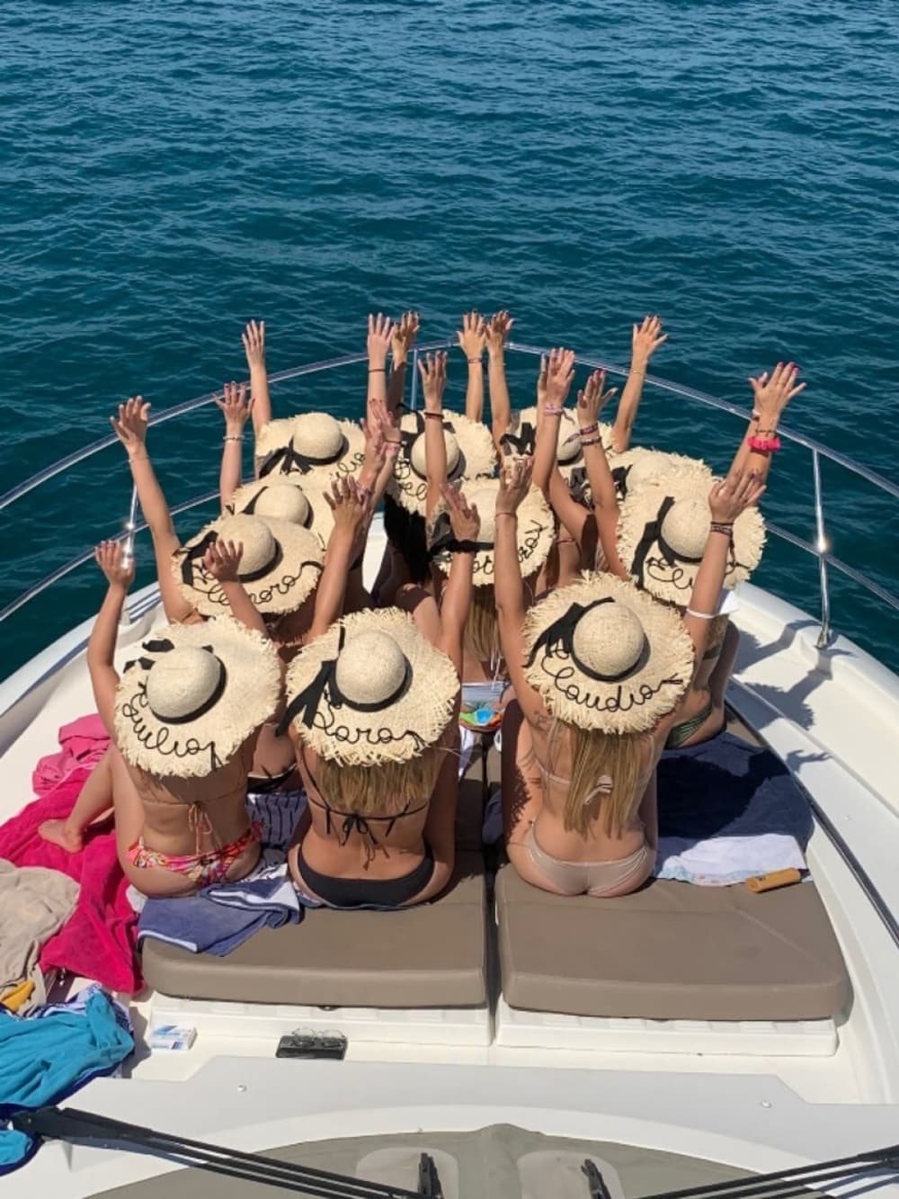 Entdecken Sie Marina di Scarlino: Ein ganzer Tag Sonne auf einem Motorboot