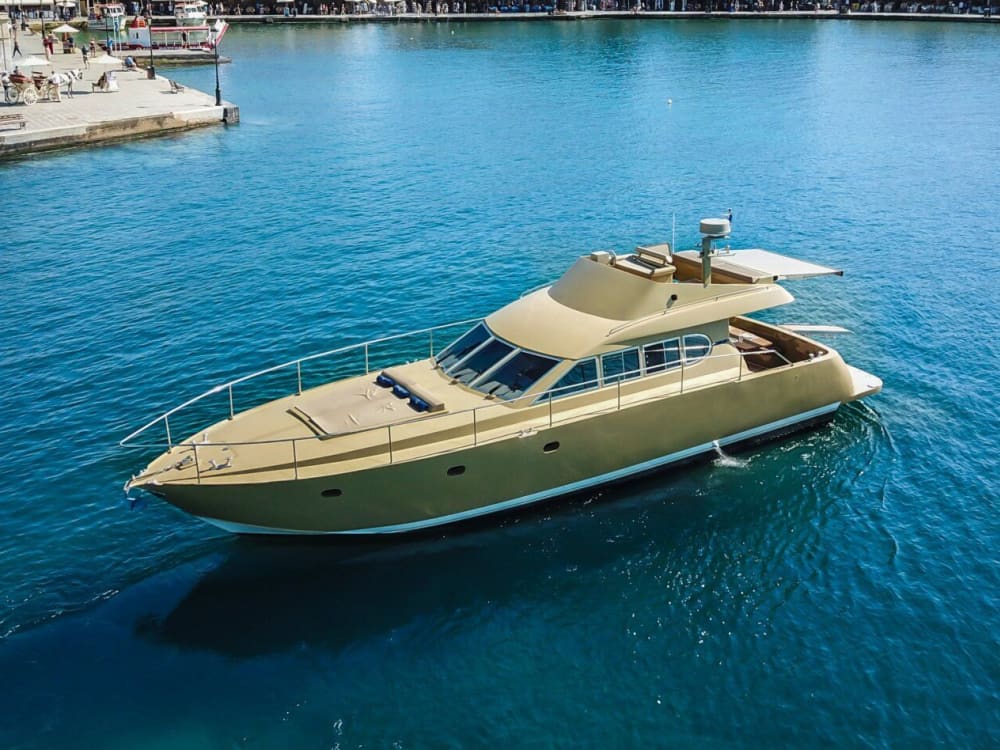 Île de Thodorou et plage de Macherida avec Lady Roula
| Croisière de 7 heures en yacht de luxe au départ de La Canée