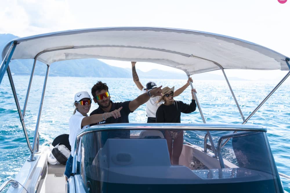 Positano da Sogno: Un Giorno di Incanto tra Costa e Tesori Nascosti