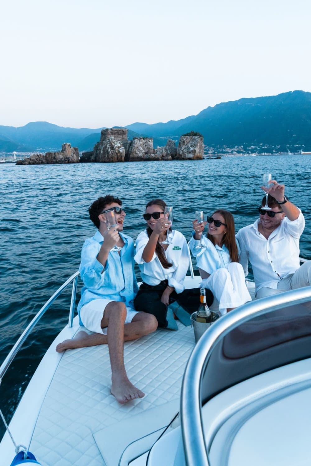 Positano da Sogno: Un Giorno di Incanto tra Costa e Tesori Nascosti