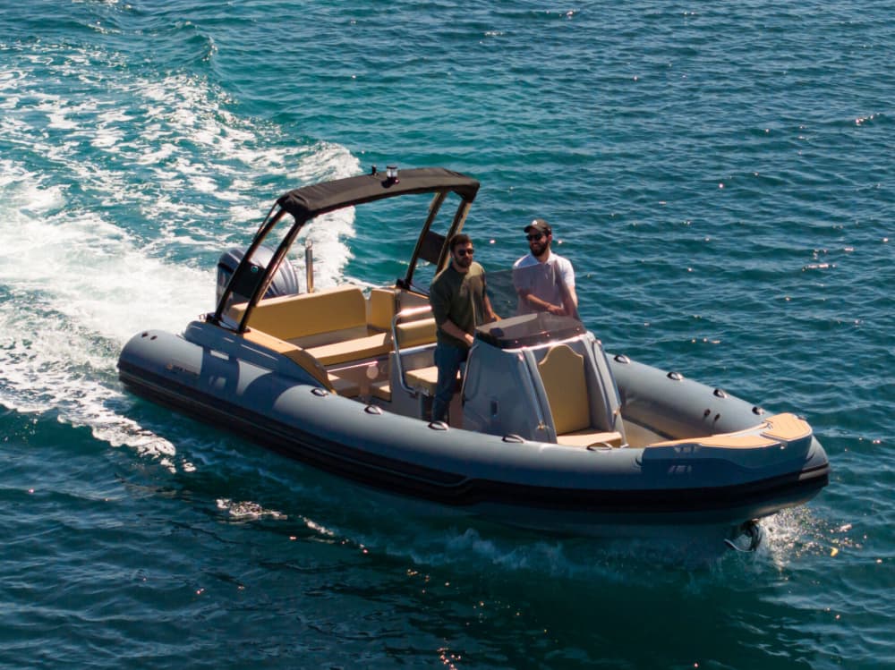 Upptäck Aten på en heldagstur med motorbåt