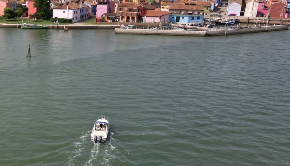 Oltre Venezia: esplorazione esclusiva della laguna in barca privata