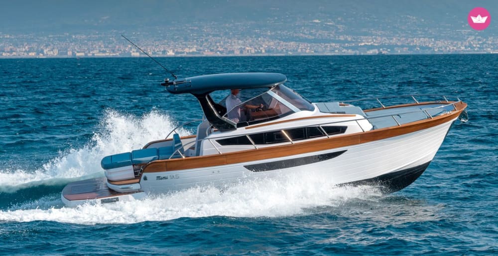 Capri Elegance: Heldags privat yachttur från Sorrento