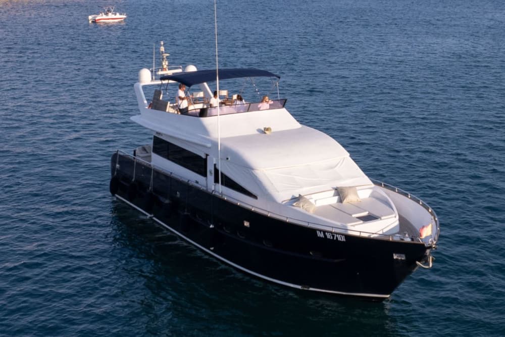 Luxury Yacht Tour: un giorno indimenticabile sulla costa di Siracusa