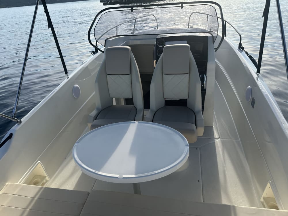 Upptäck Trogir på en heldagstur med motorbåt