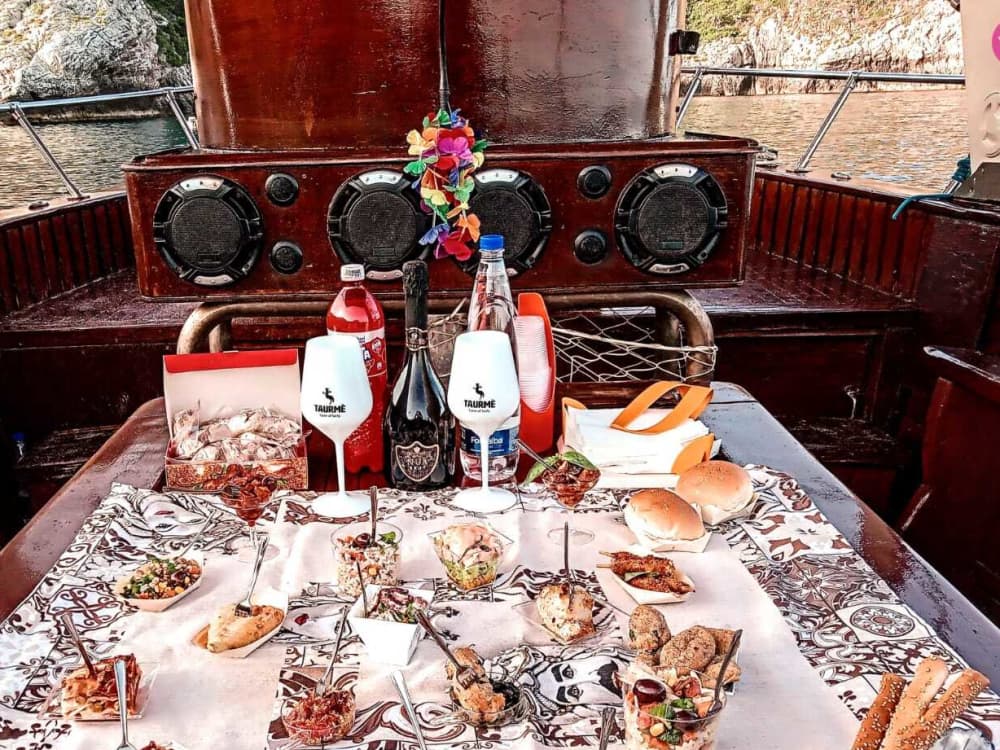 Mezza Giornata di Meraviglia: Alla Scoperta della Costa di Taormina