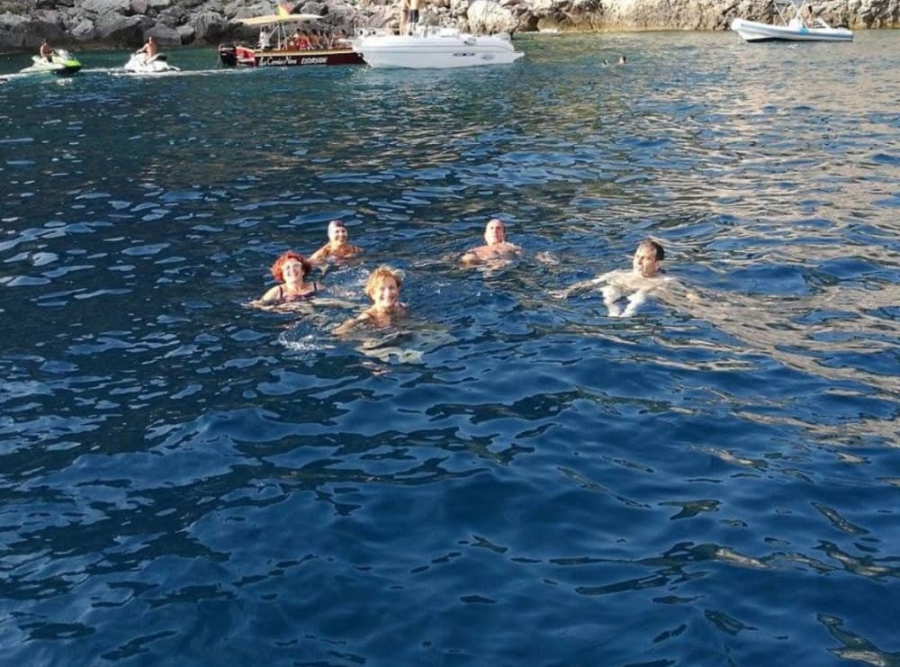 Mezza Giornata Taormina: Grotte, Baie e Bellezza senza Tempo