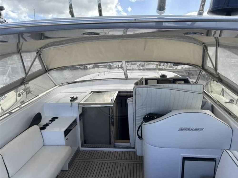 Privé boottocht rond Palermo op een motorboot.