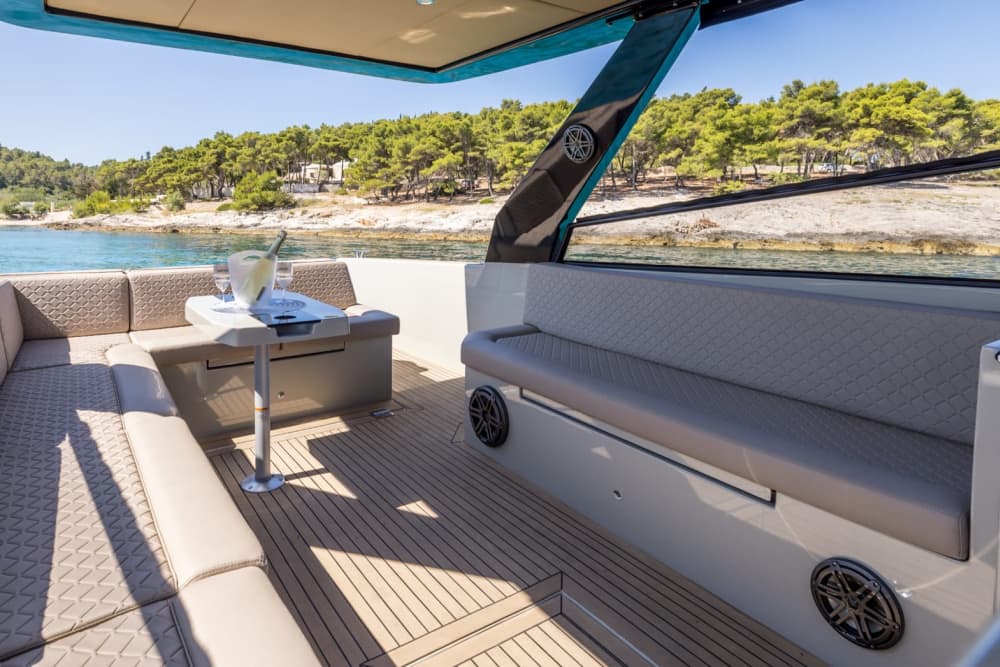 Private VIP-Tour – Hvar und Pakleni-Inseln mit atemberaubenden blauen Lagunen – ganztägig