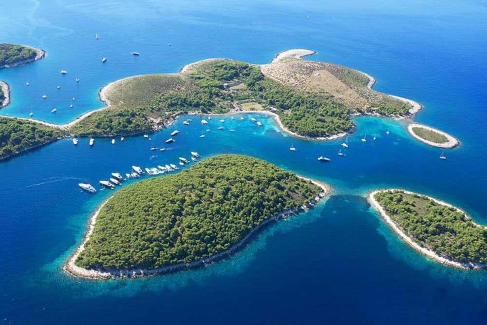 Private VIP-Tour – Hvar und Pakleni-Inseln mit atemberaubenden blauen Lagunen – ganztägig