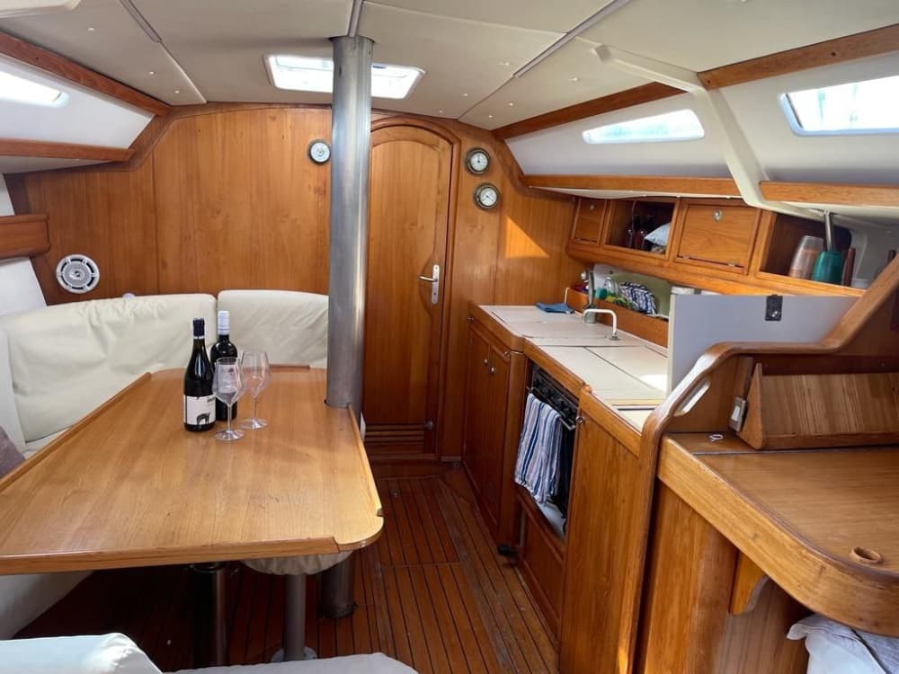 Full-day sailing trip in Syracuse on a sailboat