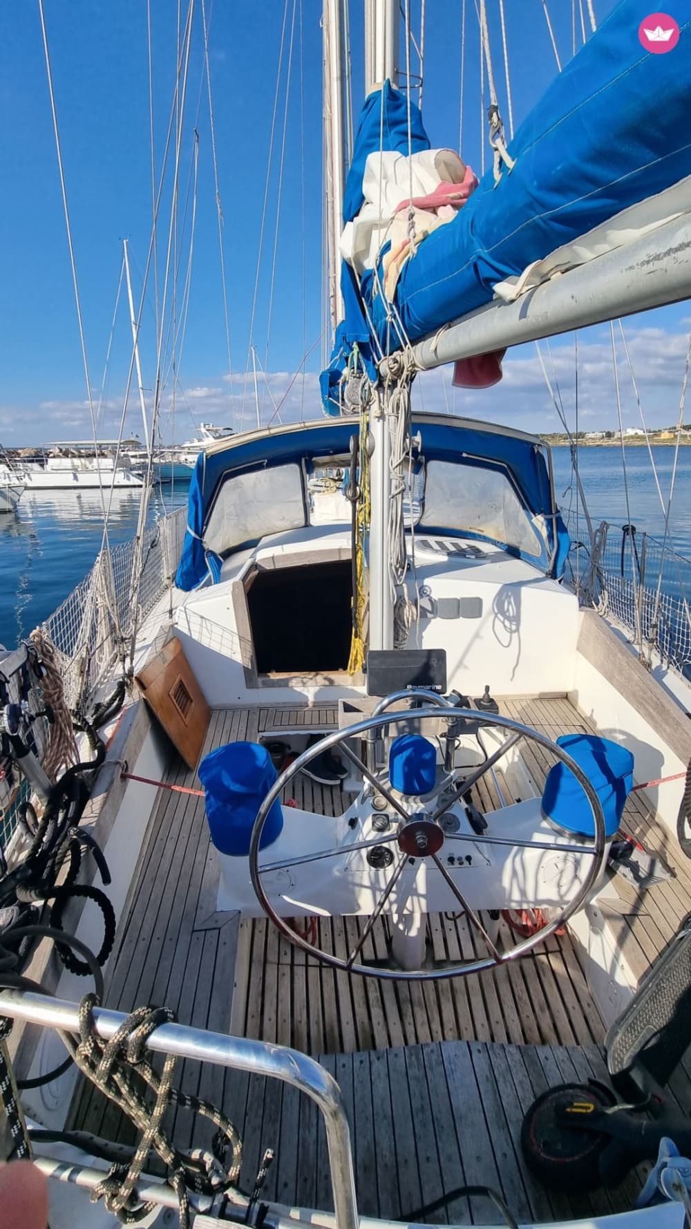 Tarifas de otoño para vela y viento en Salento: Día exclusivo a bordo del Vagabond Ketch 47