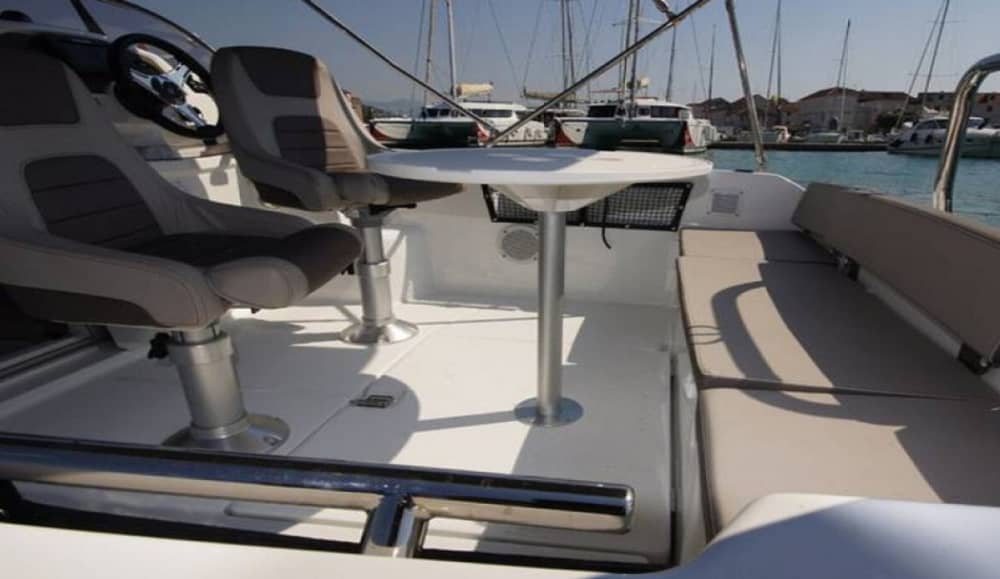 4 timmar i Novalja: Hyr en motorbåt och njut